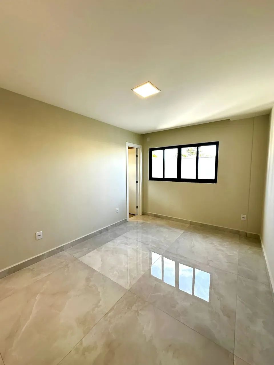 Casa Térrea no Condomínio Montreal, Localizada no Bairro Parnamirim - Foto 2