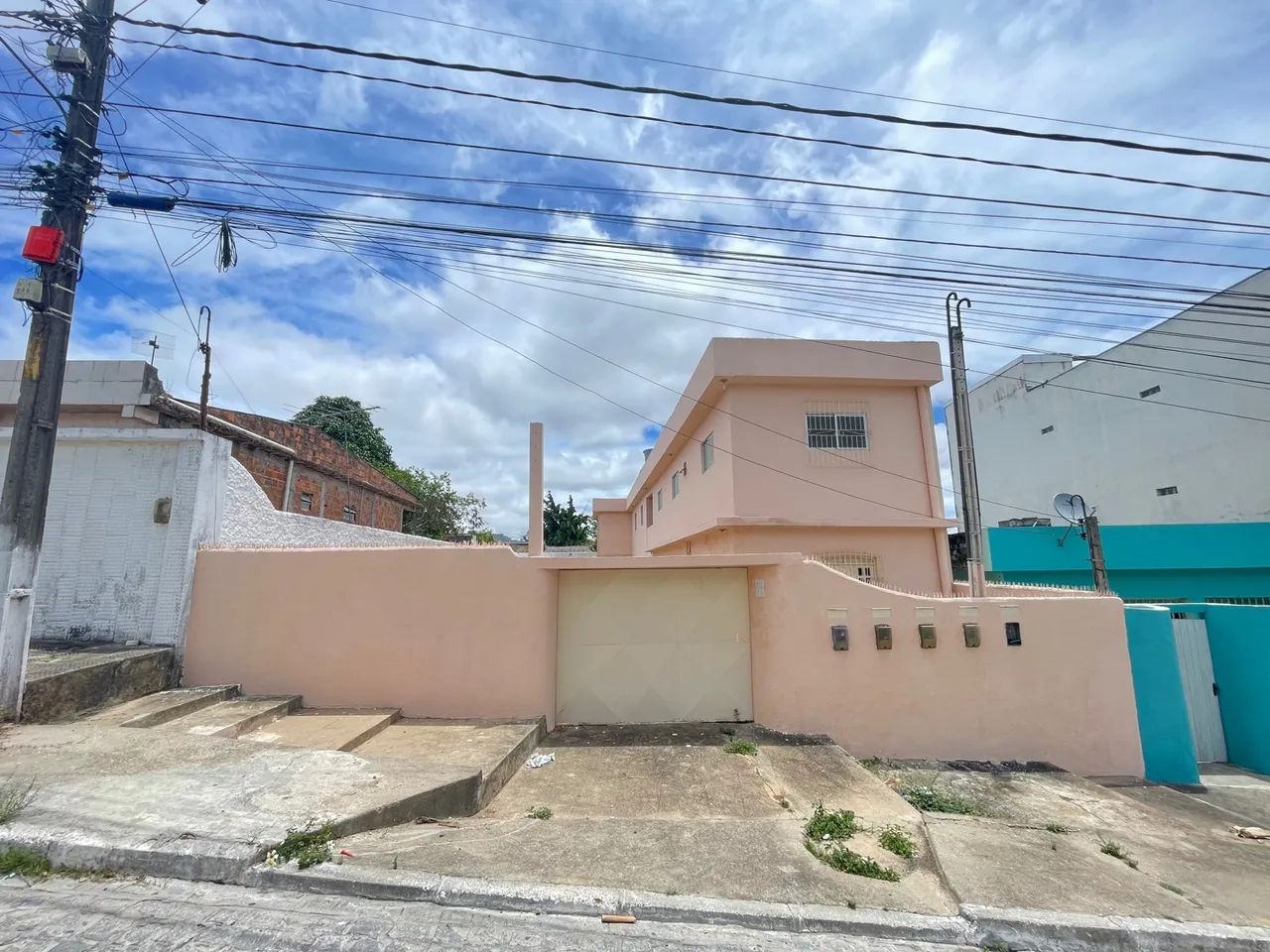 Prédio a venda c/ 4 apartamentos próximo da UFAPE 