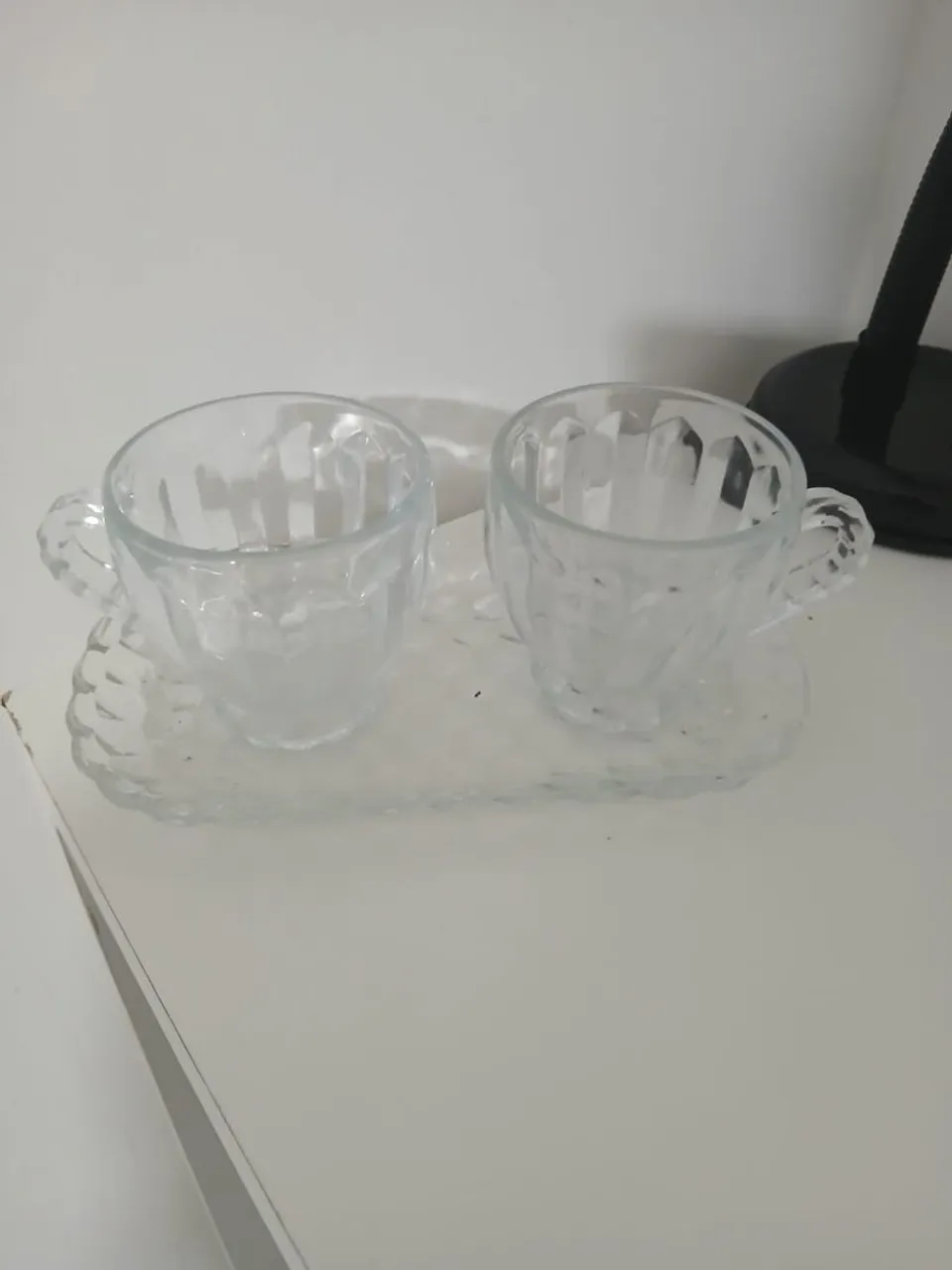 Conjunto de Xícaras de Vidro com Pires