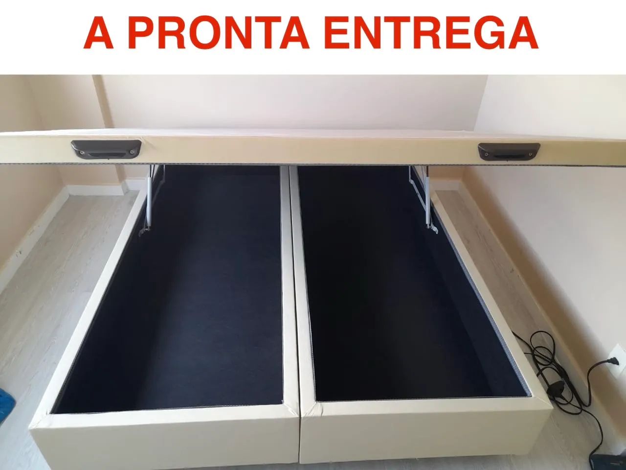 Baú Queen Bege Claro Corino