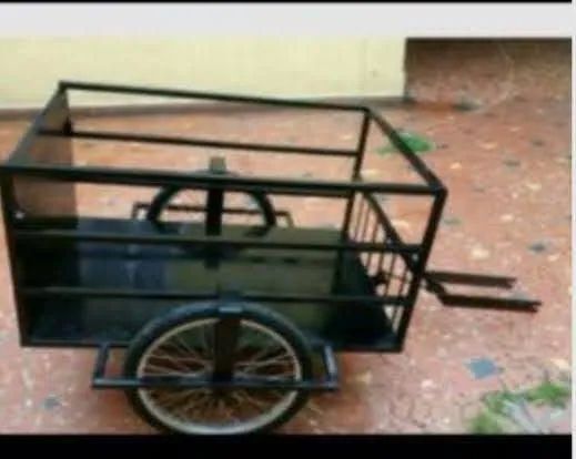 Carretinha de transporte com encaixe para diferentes uso de trabalho 