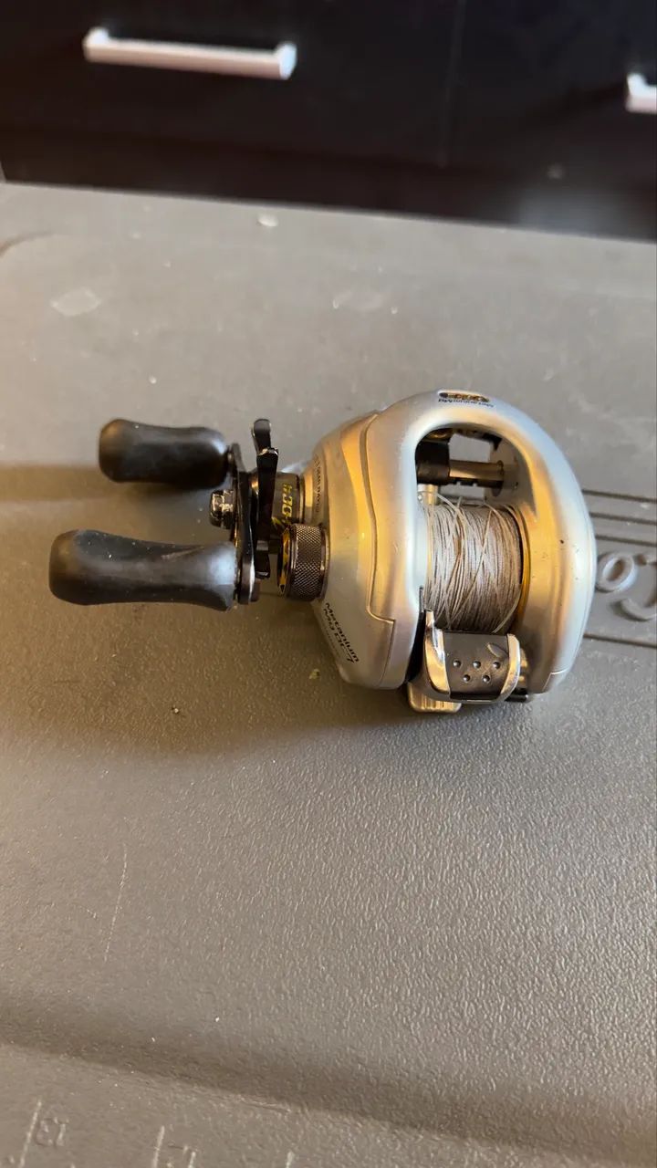 CARRETILHA SHIMANO METANIUM DC7 esquerda - Foto 3