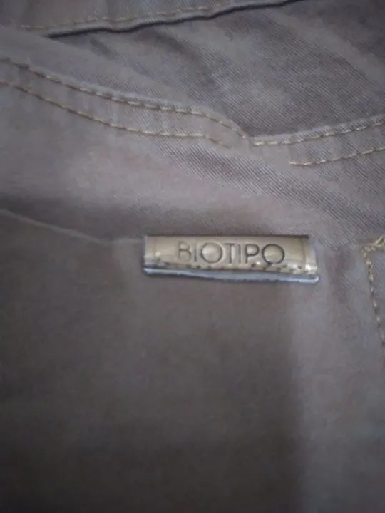 Calça BioTipo  cor marron   - Foto 4