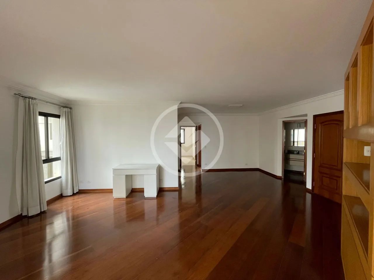 Vendo Apartamento no Campo Belo, 178 m², 3 Suítes, 5 Banheiros, 3 Vagas de Garagem com Dep - Foto 3