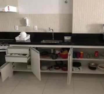 Apartamento com três quartos sendo uma suíte em frente ao mar da Praia do Morro! - Foto 3