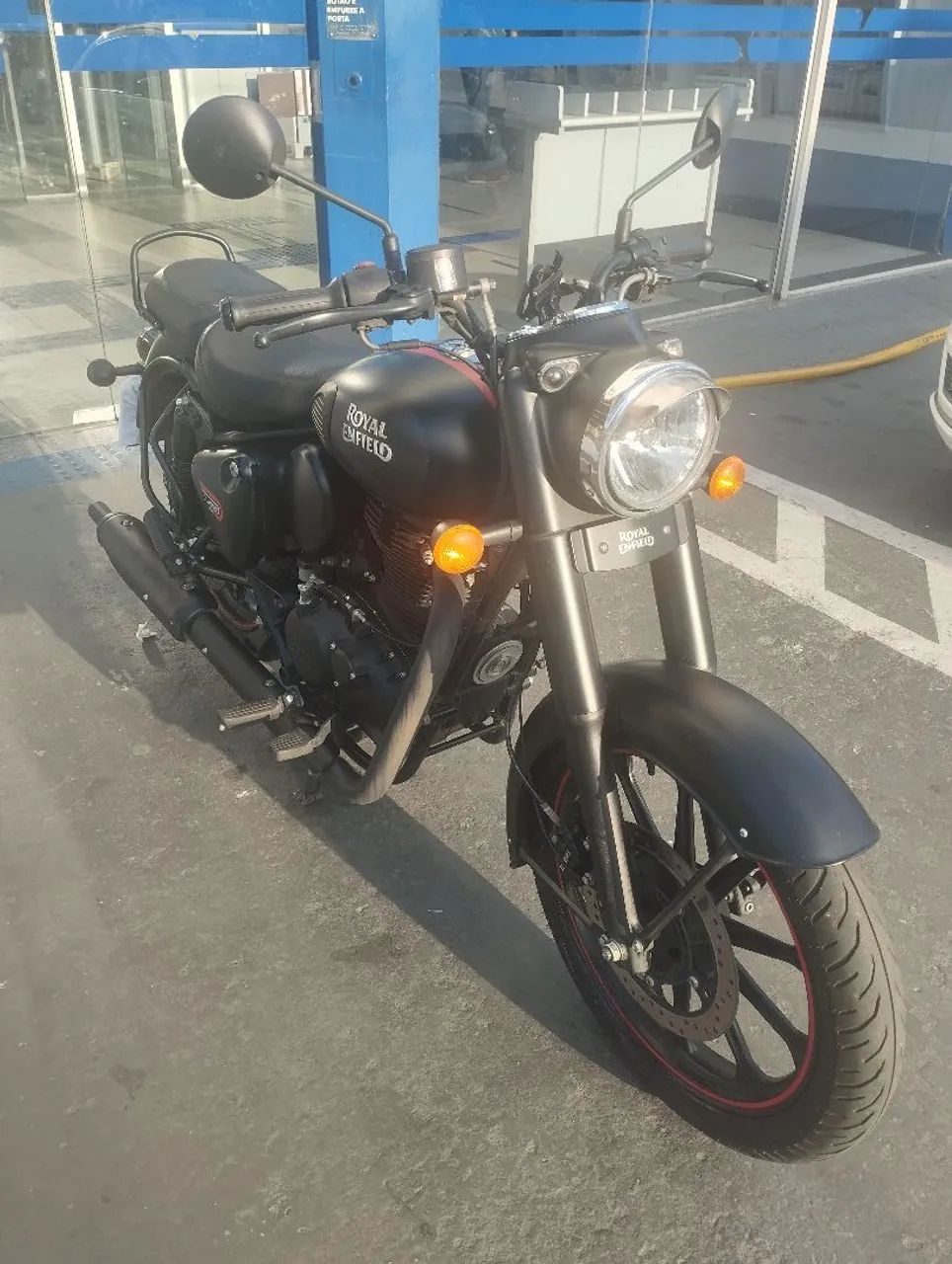 Royal Enfield Classic Dark 350 / Ano 2025 / Garantia de Fábrica  - Foto 3