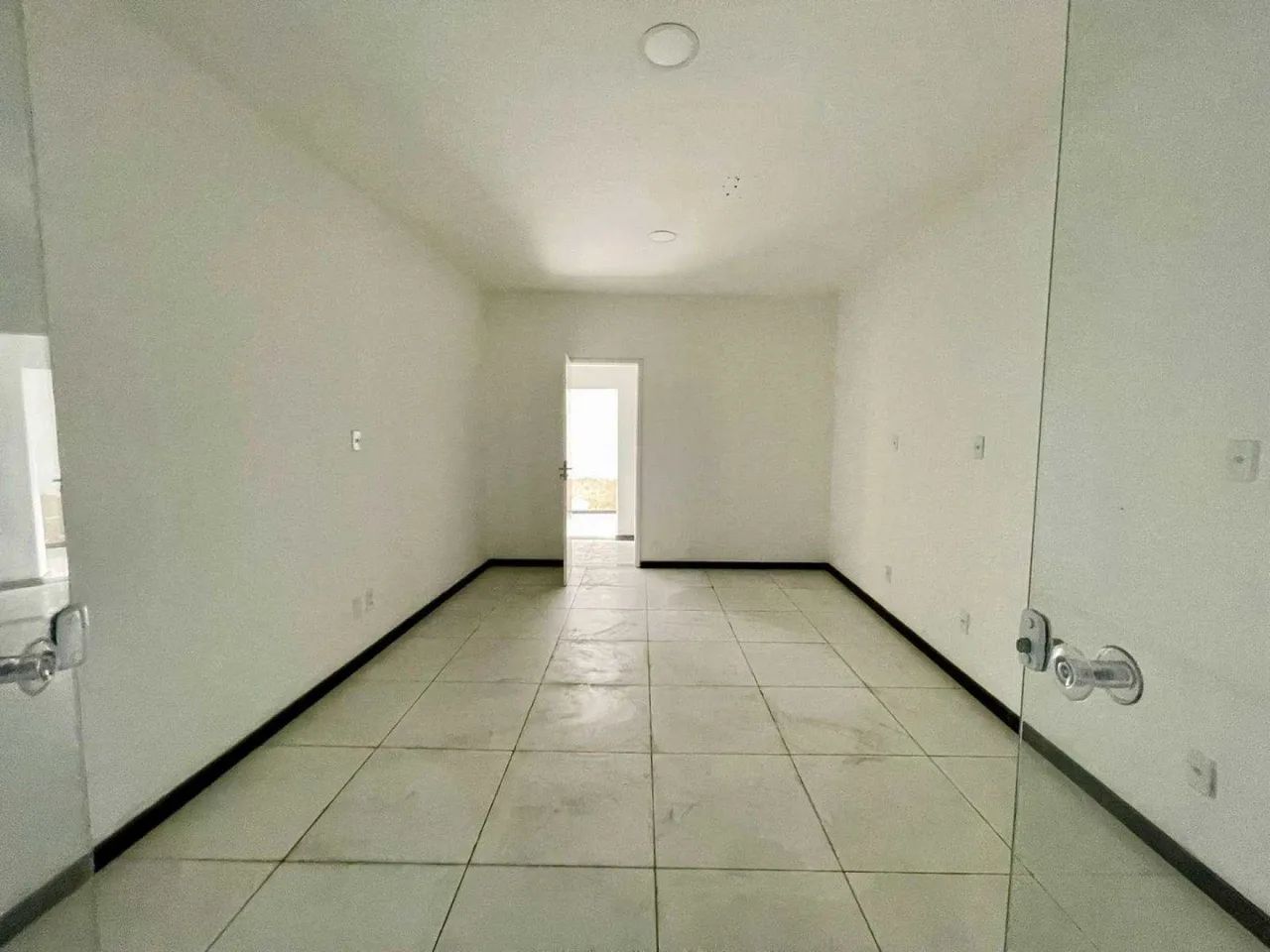 PRÉDIO COMERCIAL COM 8 SALAS - BAIRRO CENTRO [57111] - Foto 2