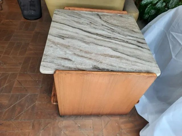 Mesa de canto Quadrada usada em ótimo estado - Foto 3
