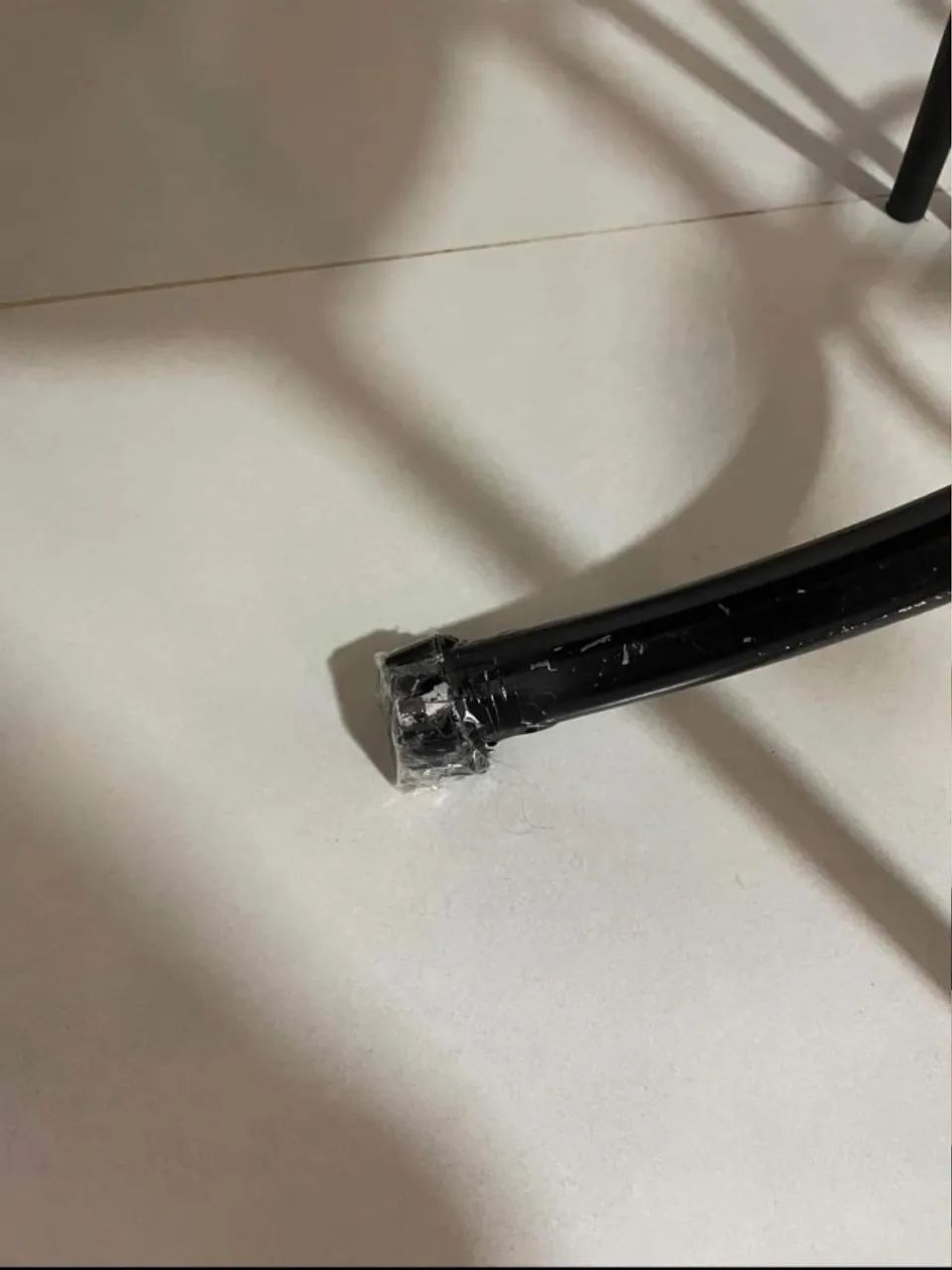 MESA DE JANTAR DE VIDRO + 4 CADEIRAS - Foto 4
