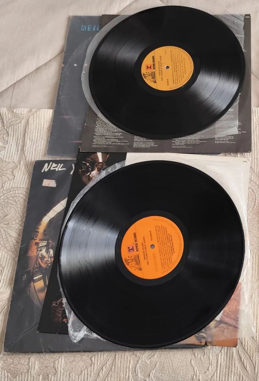 Discos Vinil Neil Young Ragged Glory e Rust Never Sleeps - Foto 2