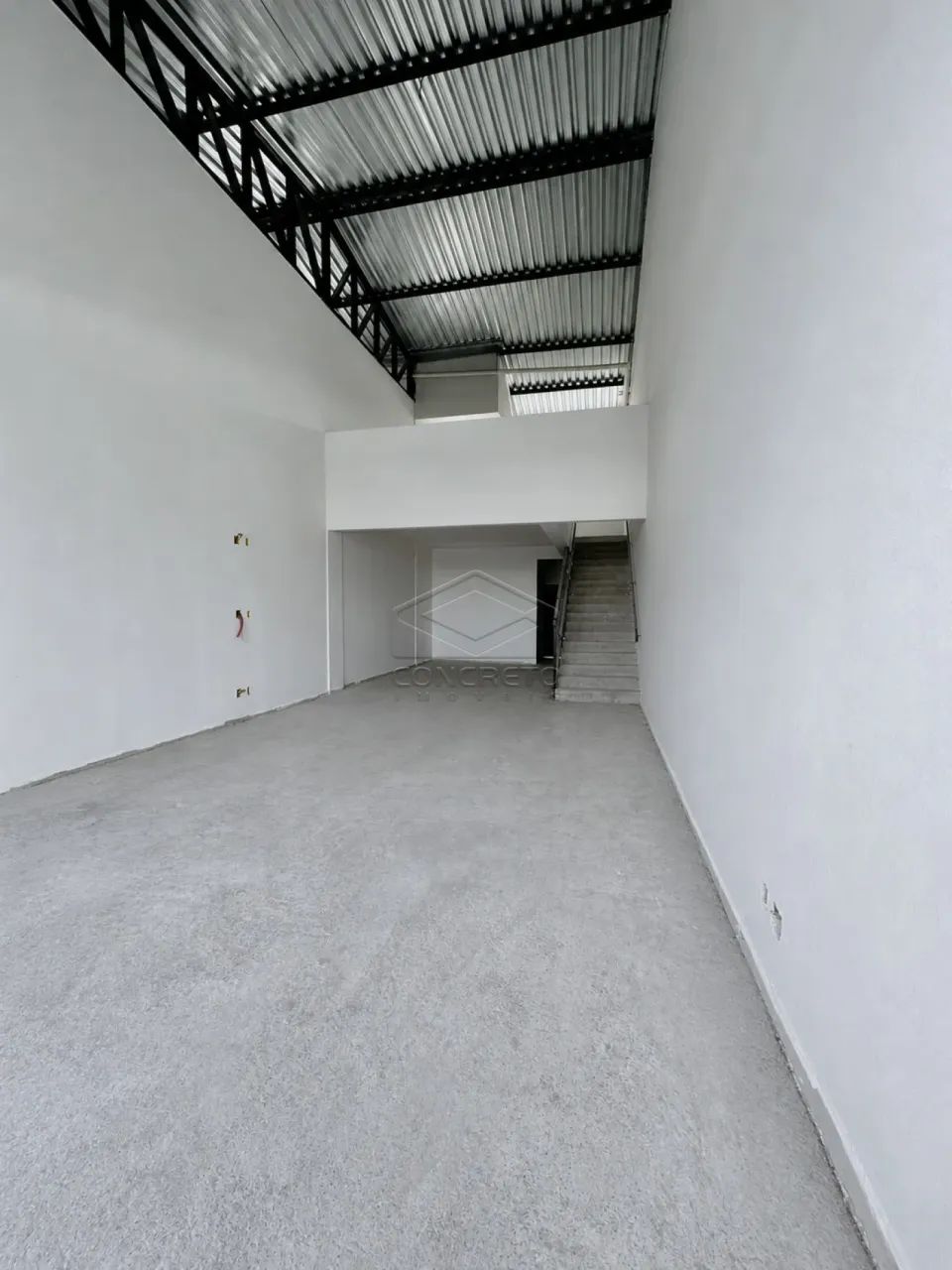 PRÉDIO COMERCIAL DE ESQUINA COM EXCELENTE VISIBILIDADE NO CENTRO DA CIDADE - Foto 2