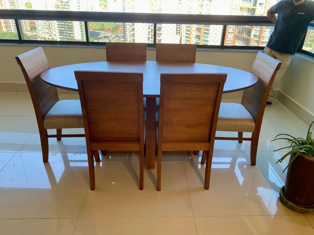 Mesa nova de madeira maciça  - Foto 4
