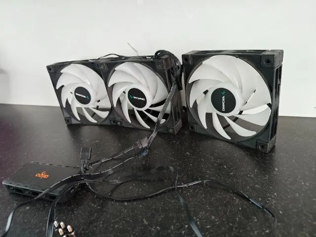 Kit Air Cooler DeepCool + 2 Fans DeepCool + Controladora Aigo