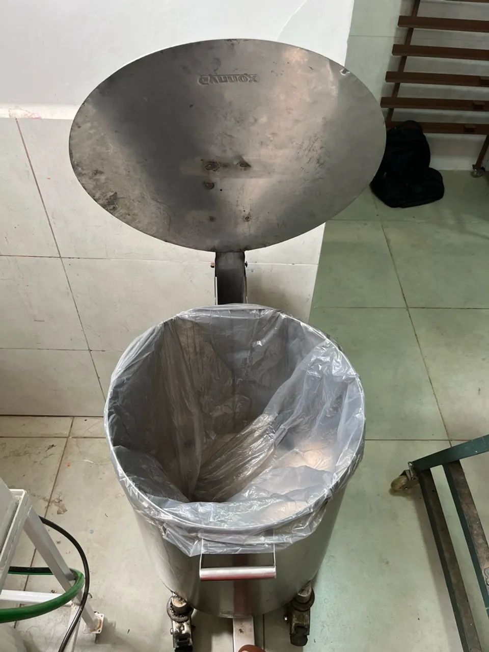 Lixeira 100L gynnox  - Foto 3