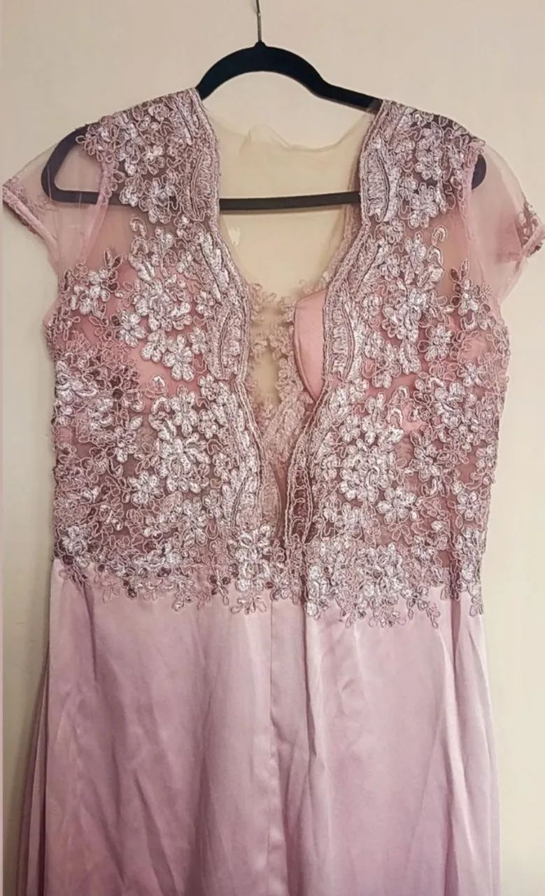 Vestido de Festa em Renda Plus Size.  - Foto 2