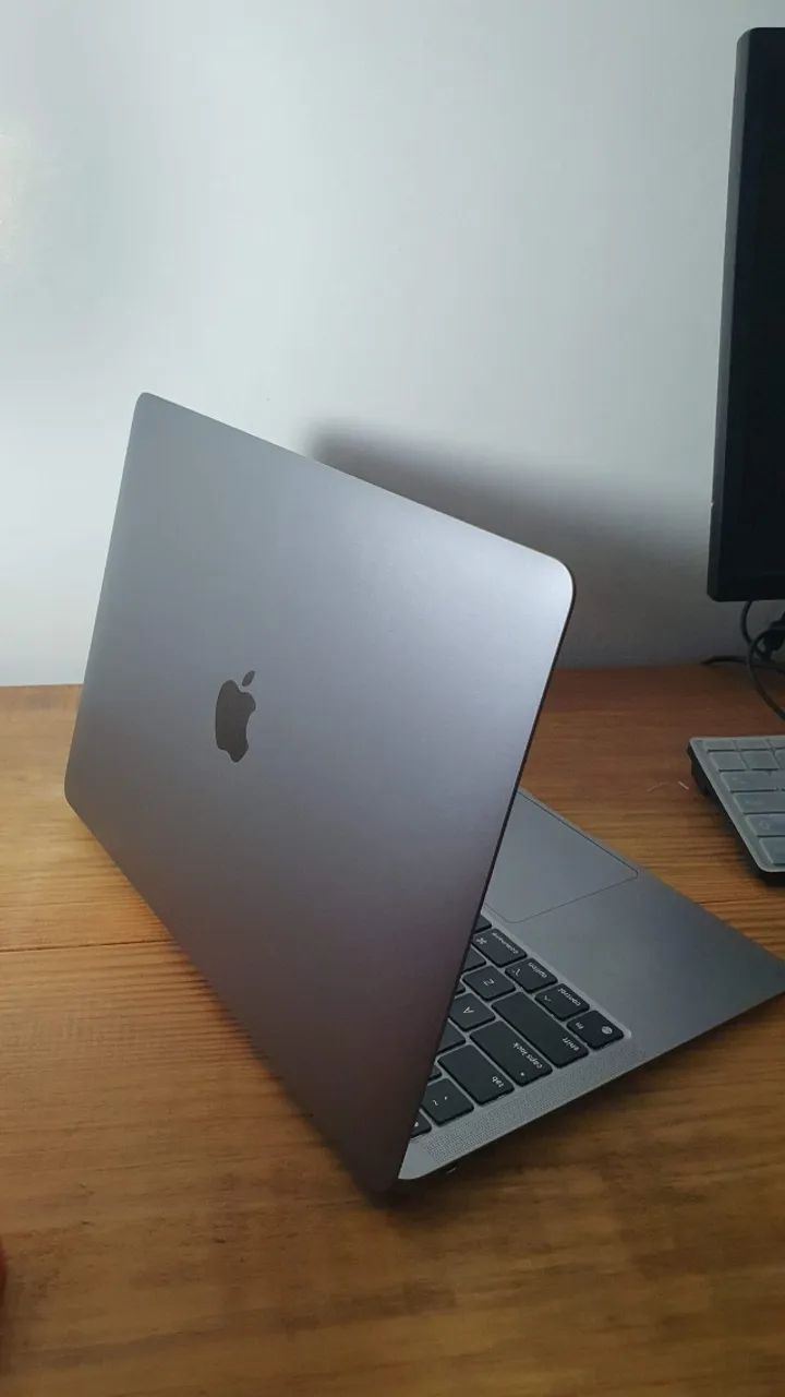 MacBook Air M1 2020 - 8GB RAM / 256GB SSD - Space Gray - Notebooks
