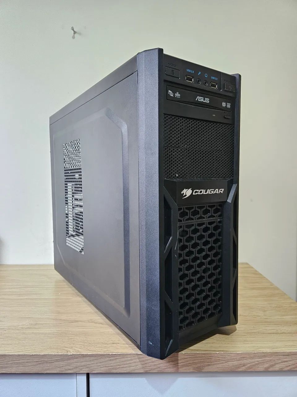 Gabinete Cougar Full Tower - Foto 2