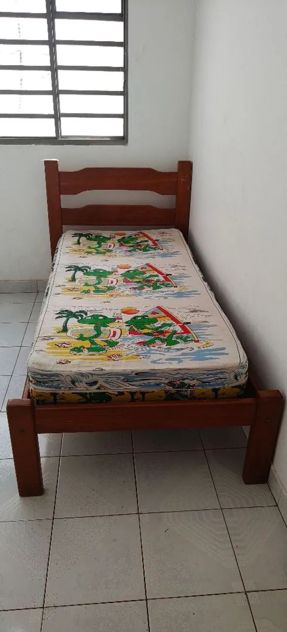 Cama de solteiro de cerejeira e colchão  - Foto 2