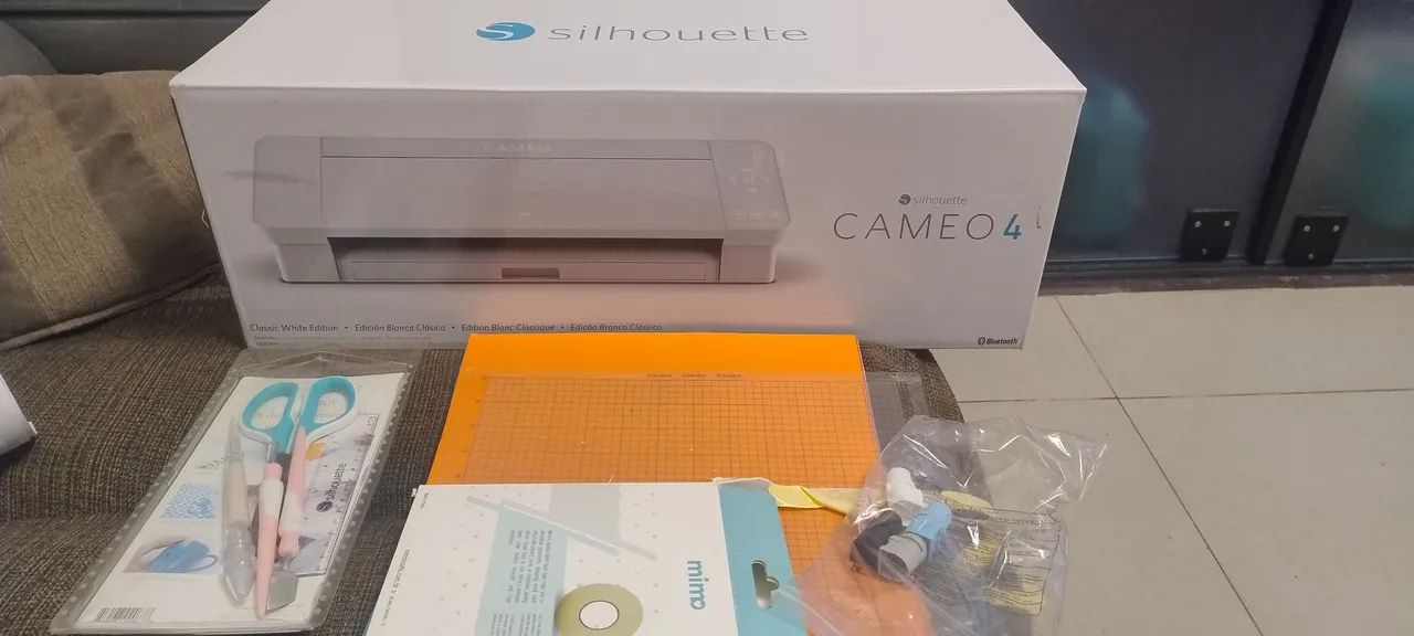 Silhouette CAMEO 4