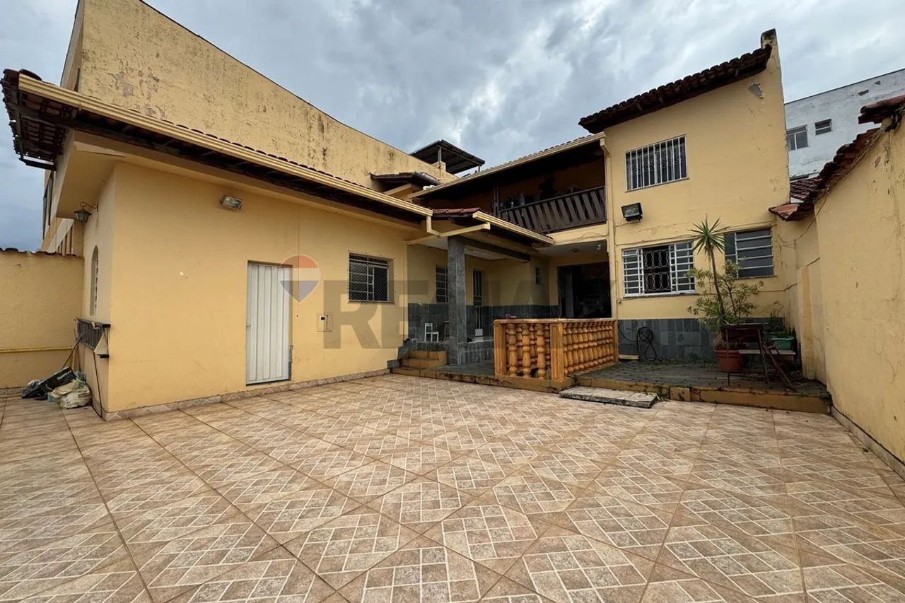 Casa comercial | 198m² | com kitnet e 3 lojas | 1 vaga | Bairro Santa Rosa - Foto 2