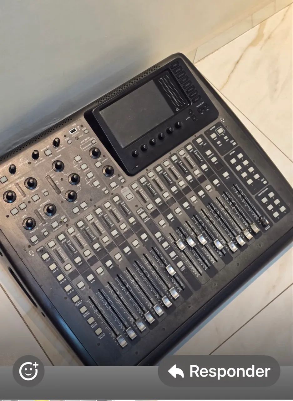 Mesa de som X32 compact