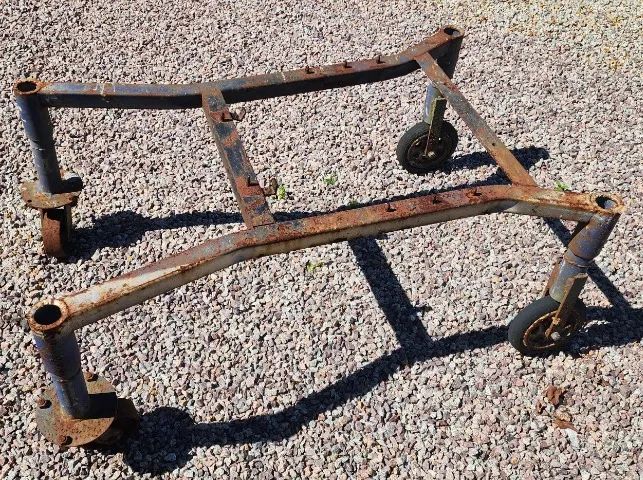 Suporte para Motor com Roda - Usado - Foto 2