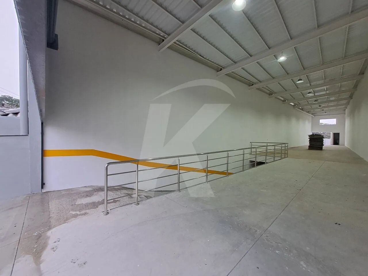Galpão com 460 M ² com 1 banheiro - Foto 3