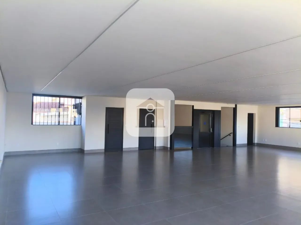 Prédio comercial para locação no bairro Martins - Foto 7