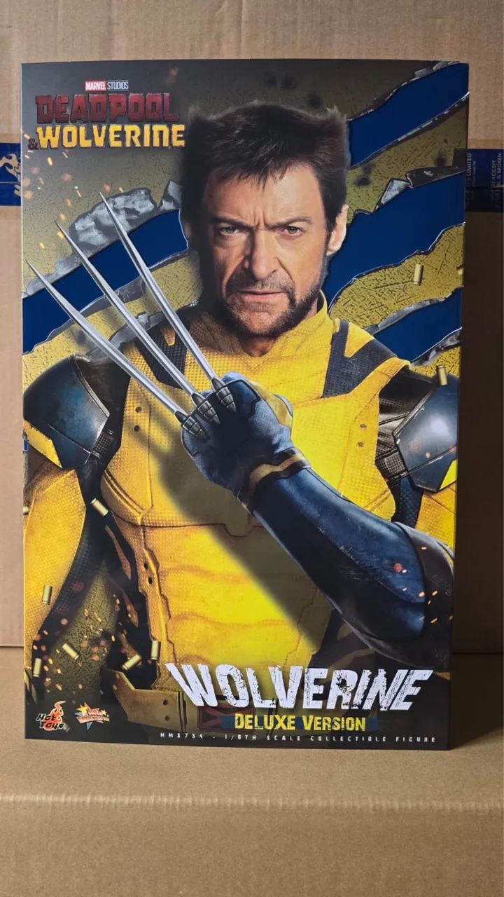 hot toys wolverine deluxe