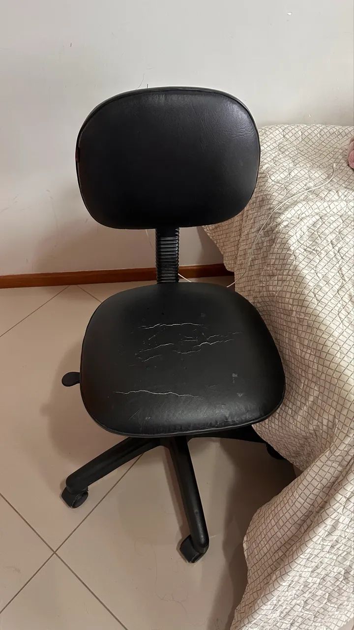 Cadeira de estudos com rodinhas