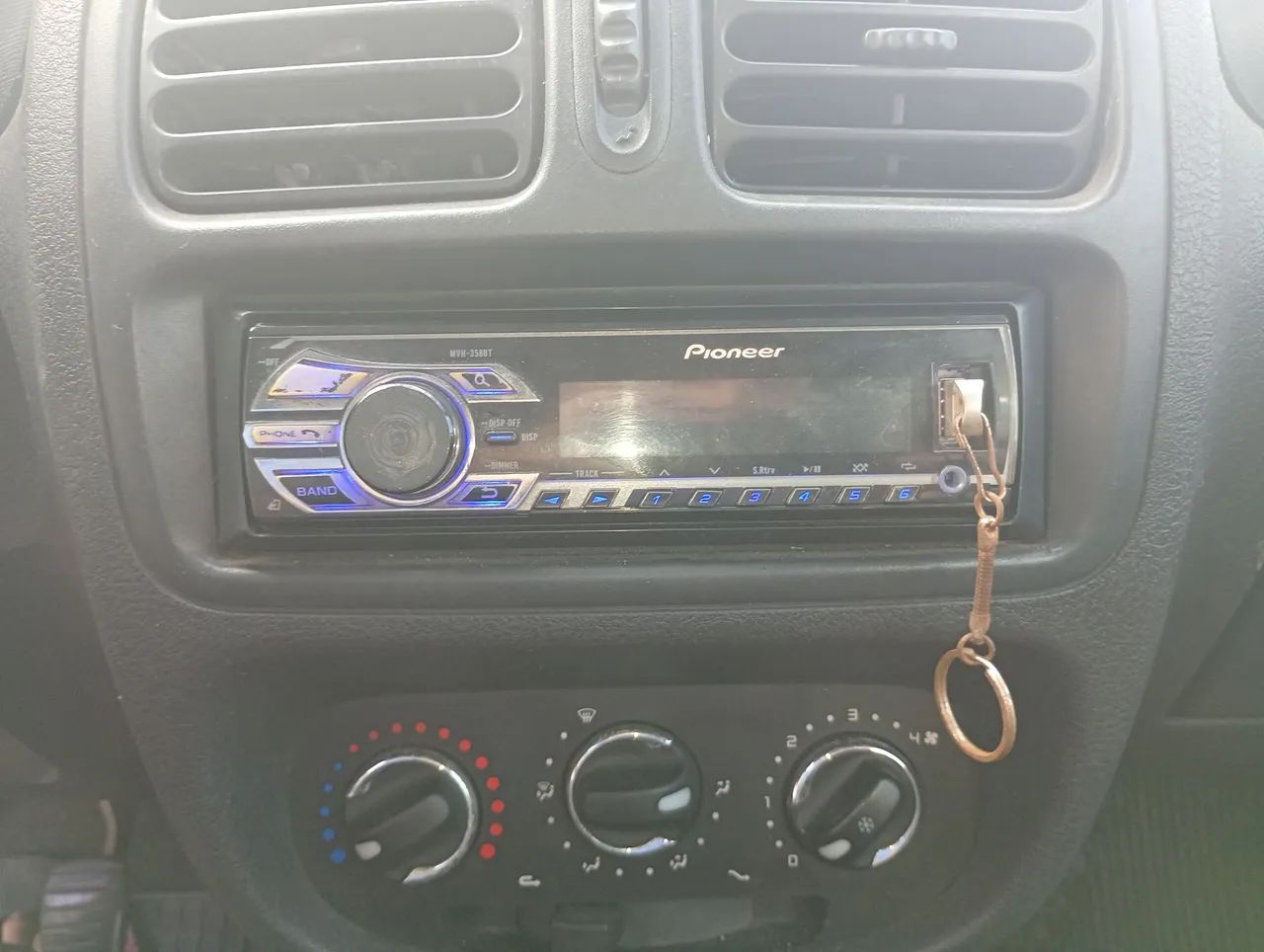 Toca cd pioneer blutooth 280 $
