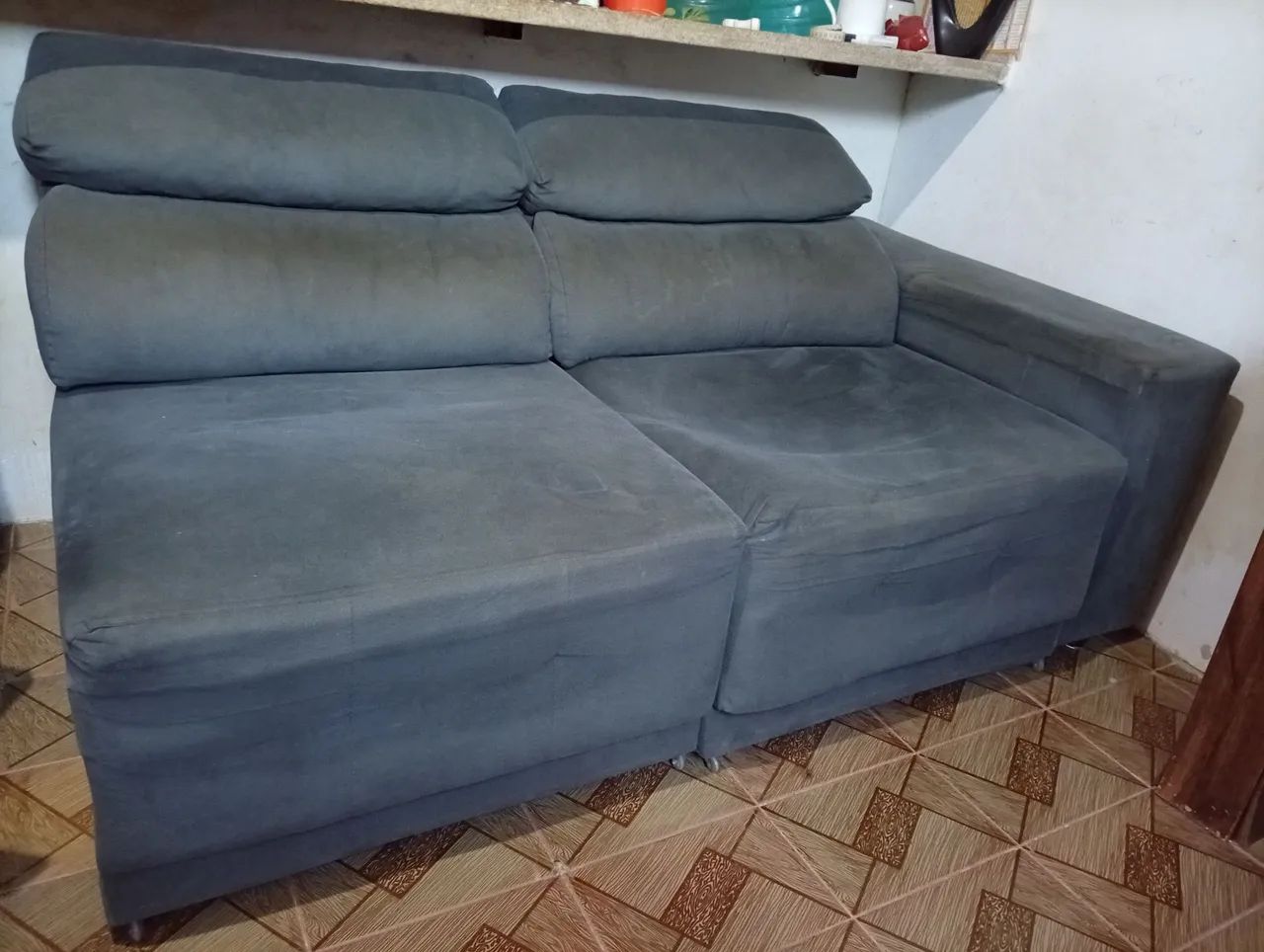 Retractable and Reclining Sofa470973219823298562