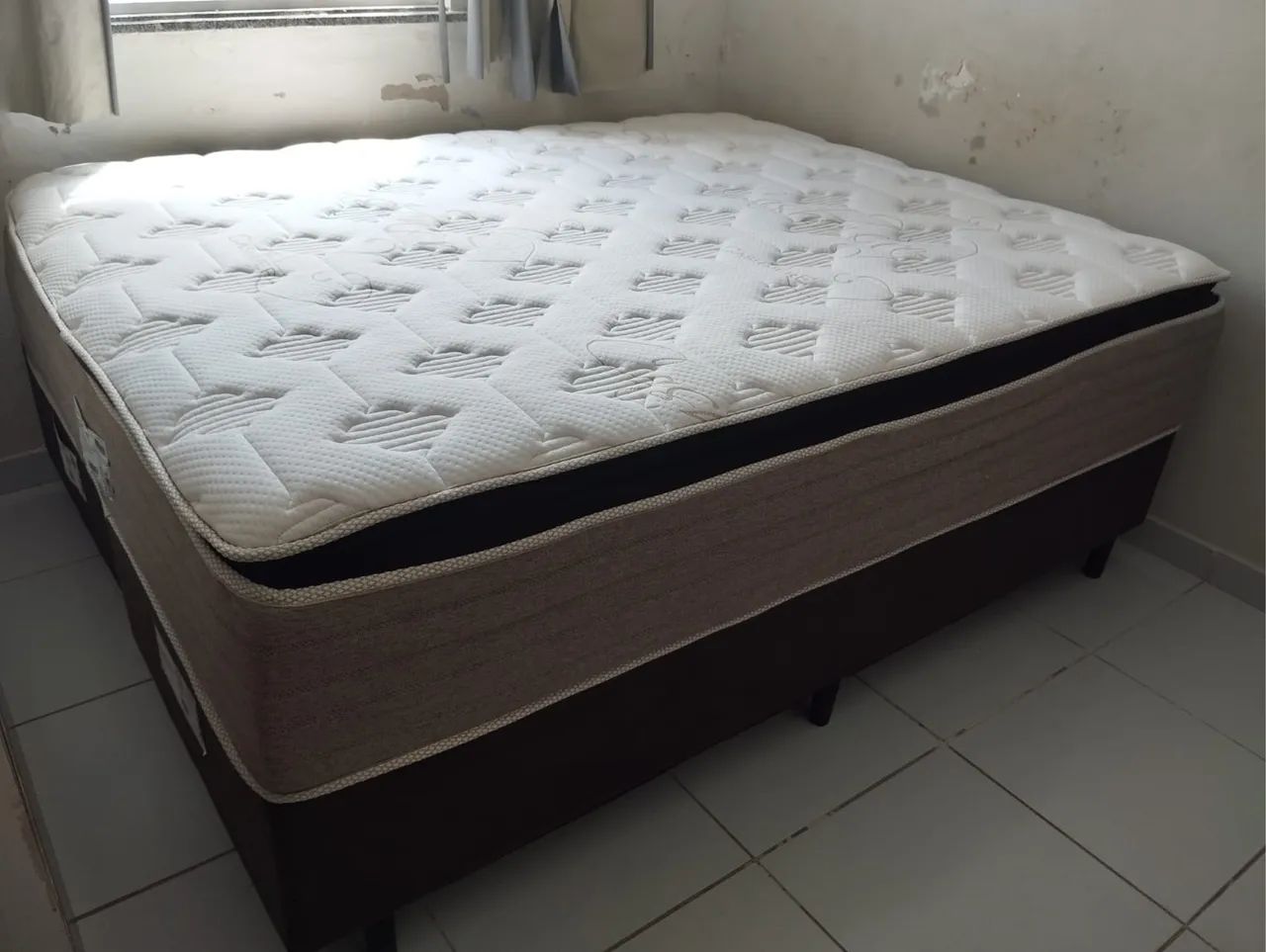 Cama Queen 5 meses de uso