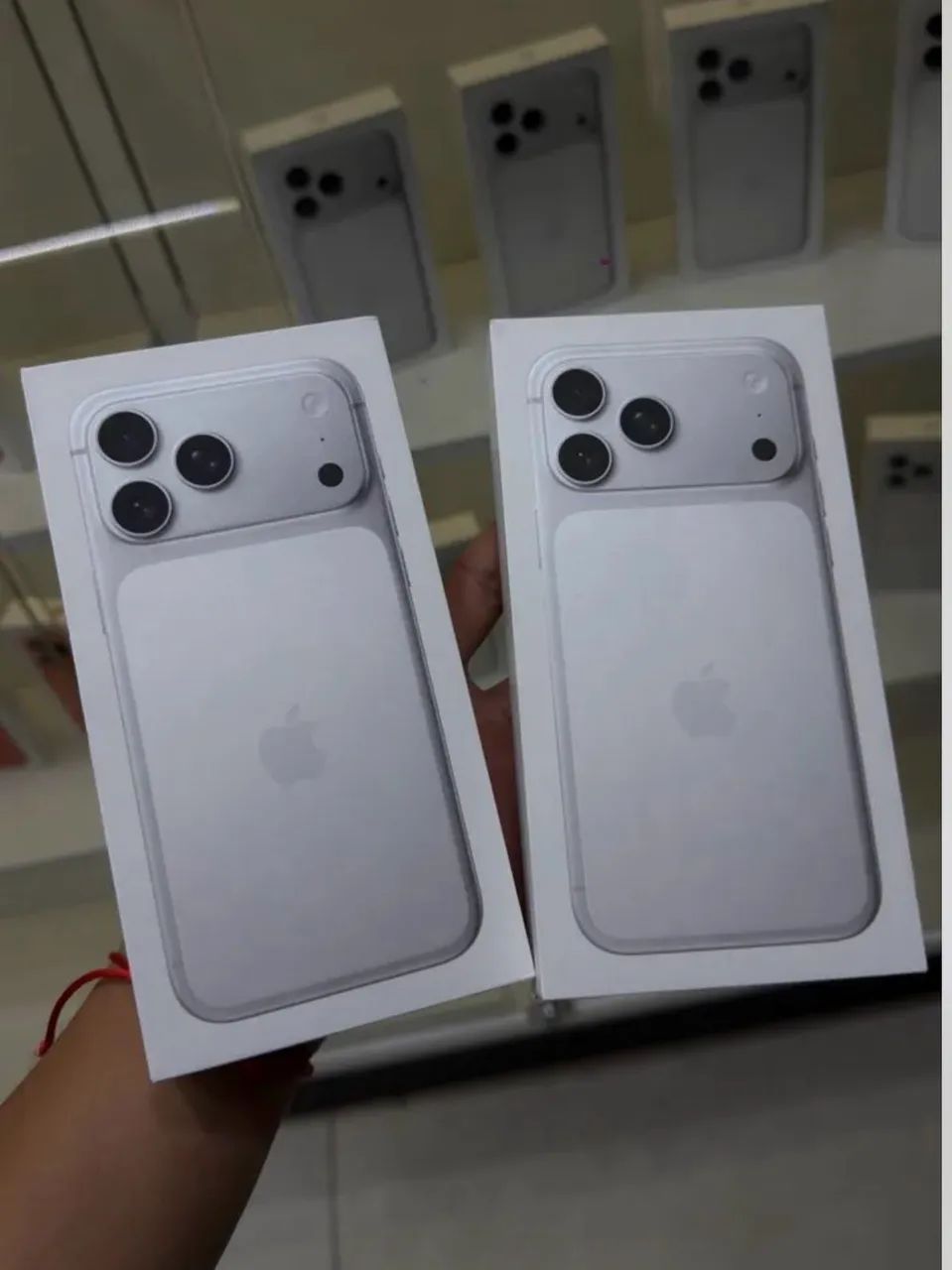 IPHONE 17 PRO MAX SILVER AMERICANO LACRADO 256 - Foto 2