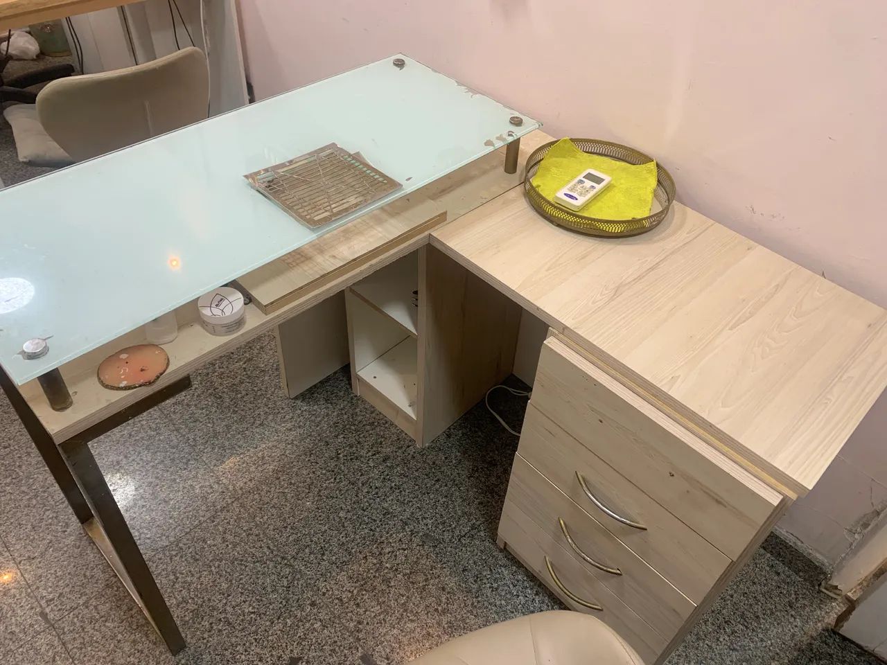 Vendo mesa de manicure - Foto 2