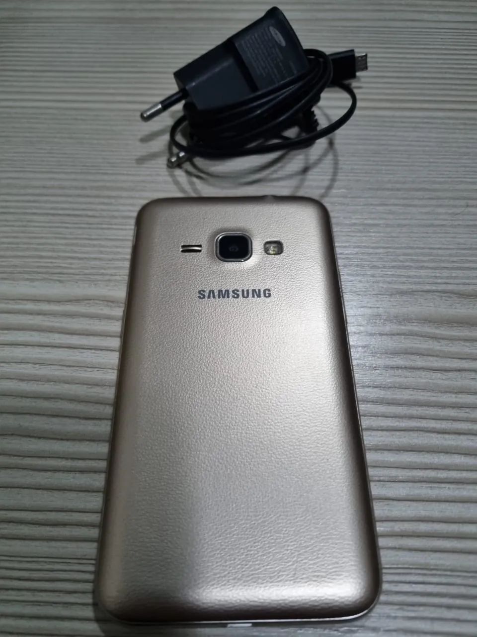 Celular Samsung J1 - Foto 2