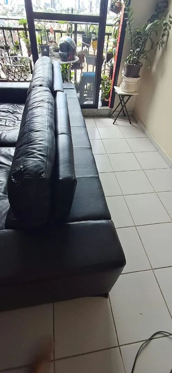 Sofá de Couro Legitimo Quatro Lugares - Foto 3