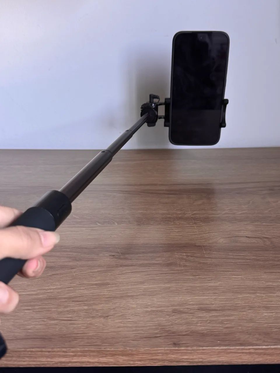 Bastão de Selfie Honor com Tripé Integrado e Controle Bluetooth - Foto 2
