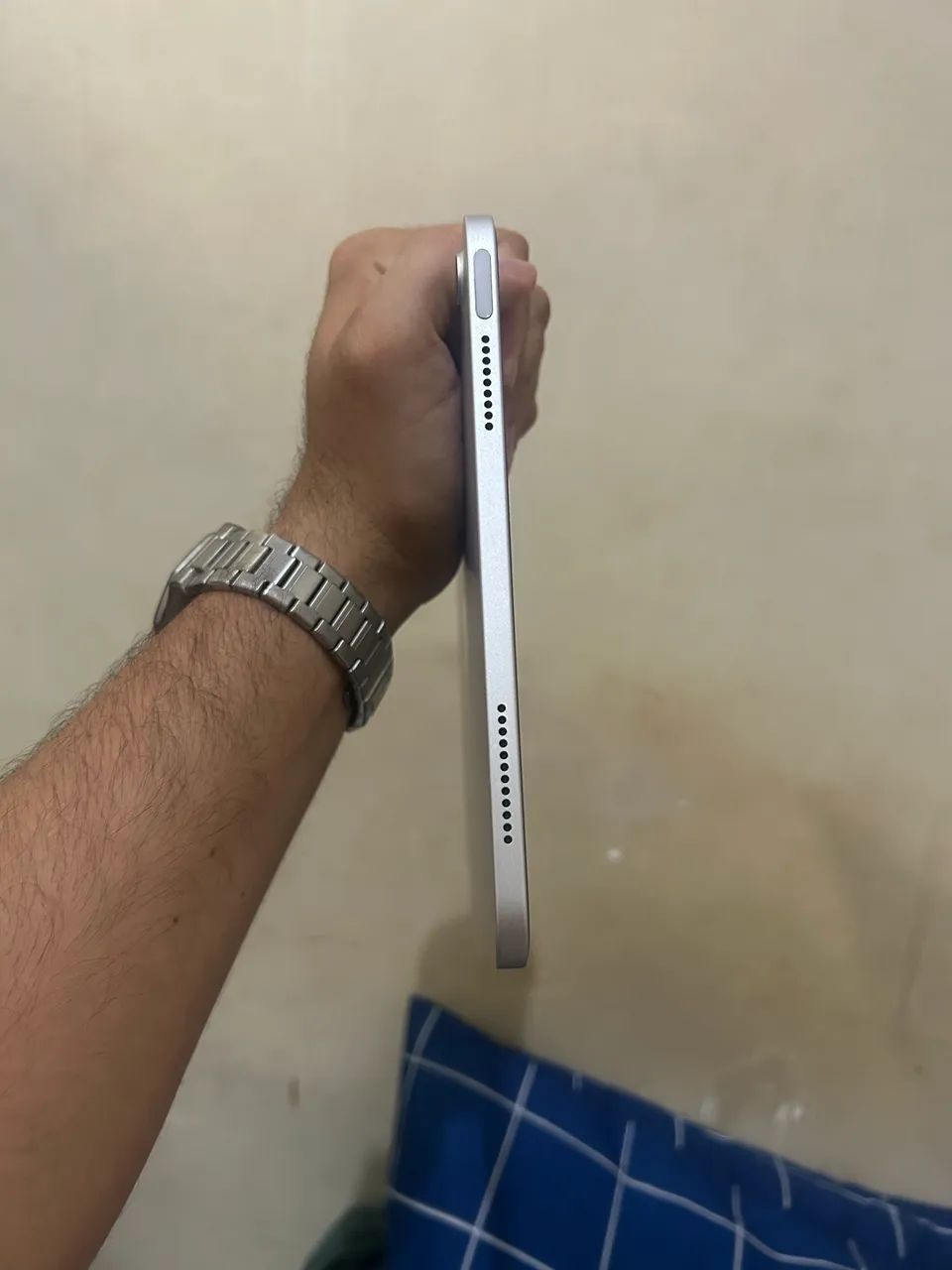 Vendo IPad 10 semi novo e completo. 
