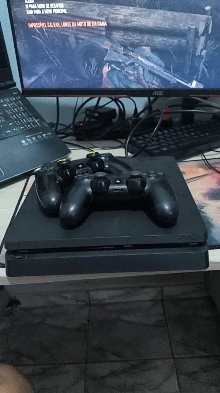 PLAY STATION 4 SLIM 