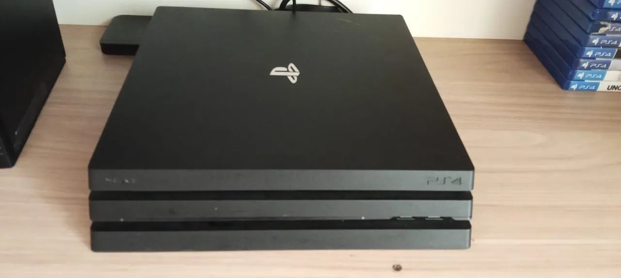 Ps4 pro 2000