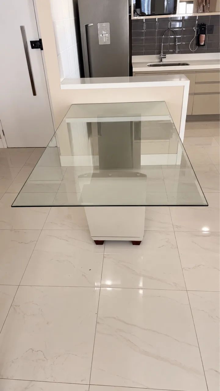 Mesa de jantar 2,00 x 1,07 m com tampo de vidro e base moderna - Foto 4