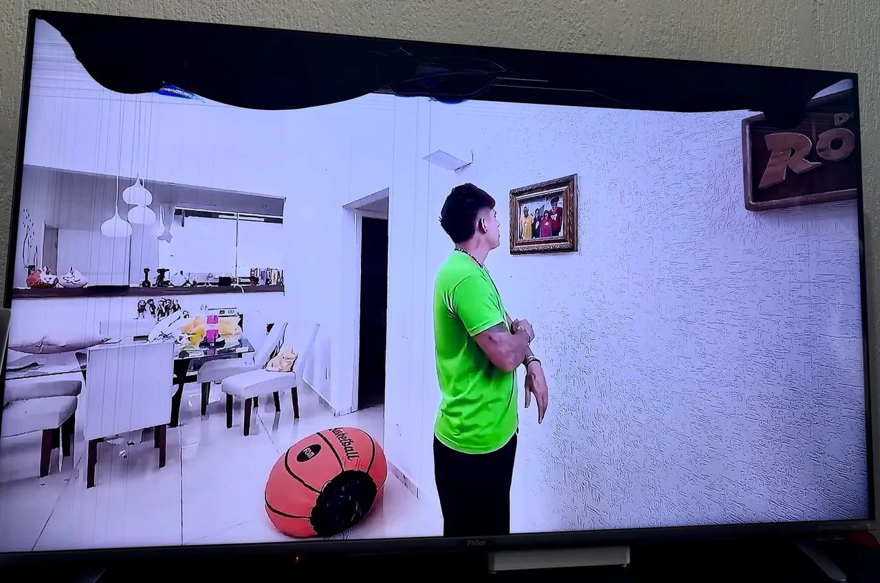 Vende-se Smart TV 55 polegadas danificada