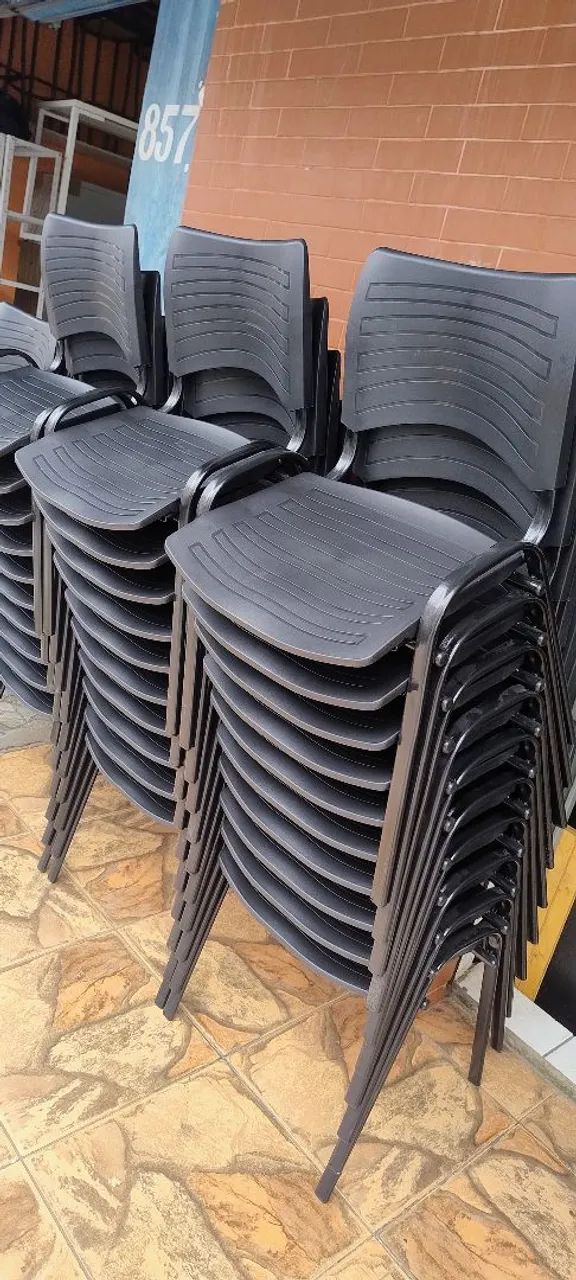 Cadeira Plástico preto em Promoção no Pix  - Foto 2