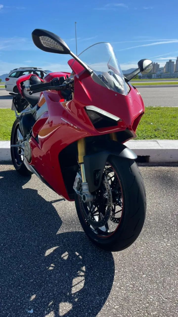 Panigale V4S