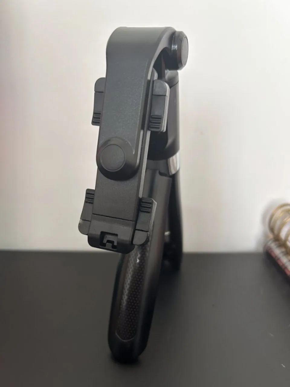 Bastão de Selfie com Tripé e Controle Bluetooth L01s