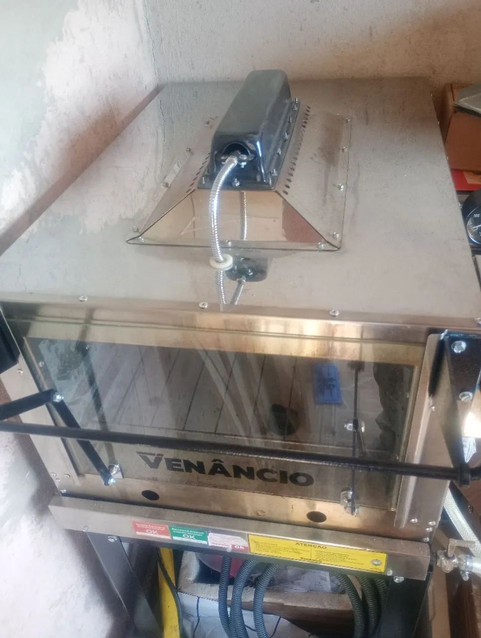 Forno Venâncio com infra vermelho pouco uso. 