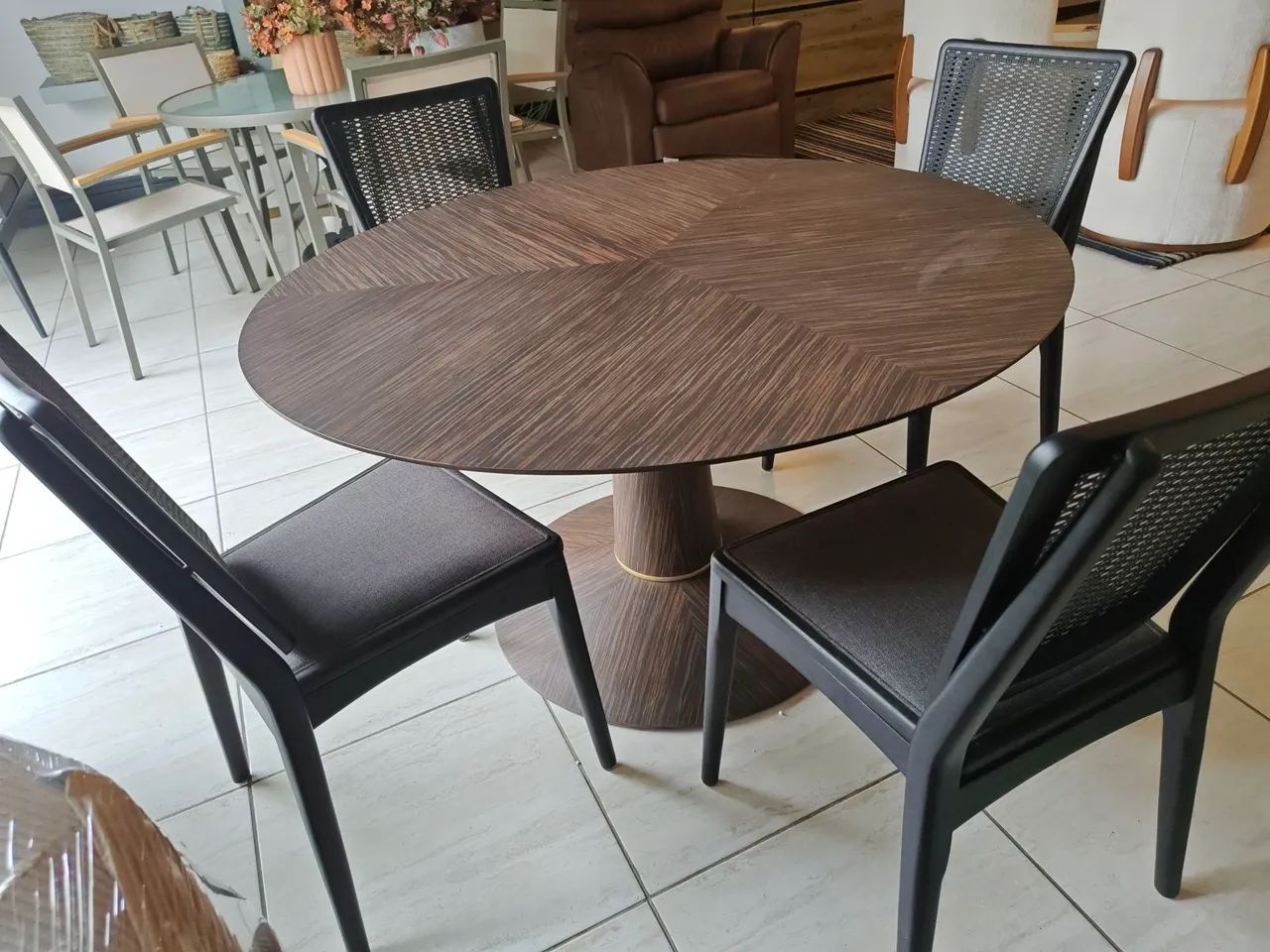 Mesa de jogos com 4 cadeiras - Foto 2