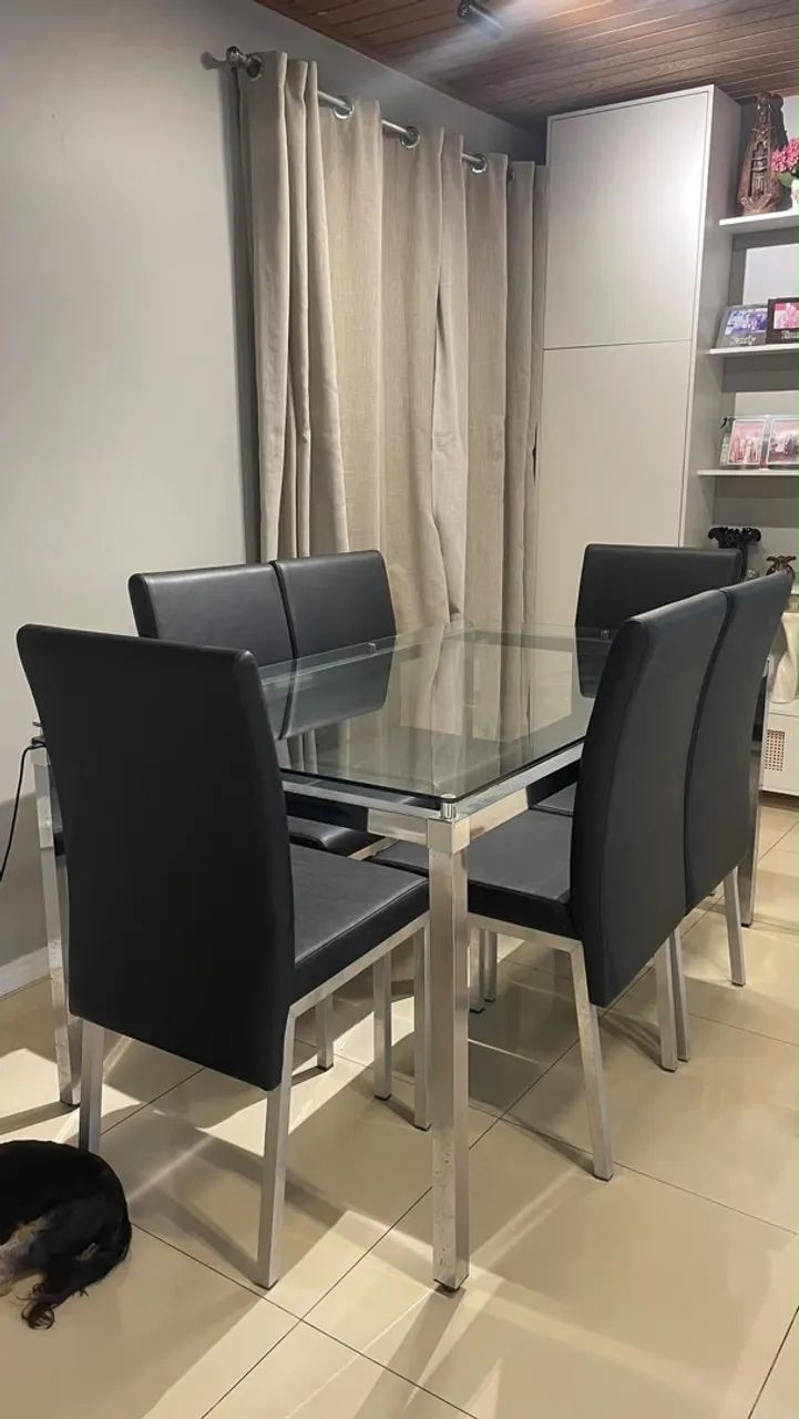Vendo conjunto de mesa de 6 lugares