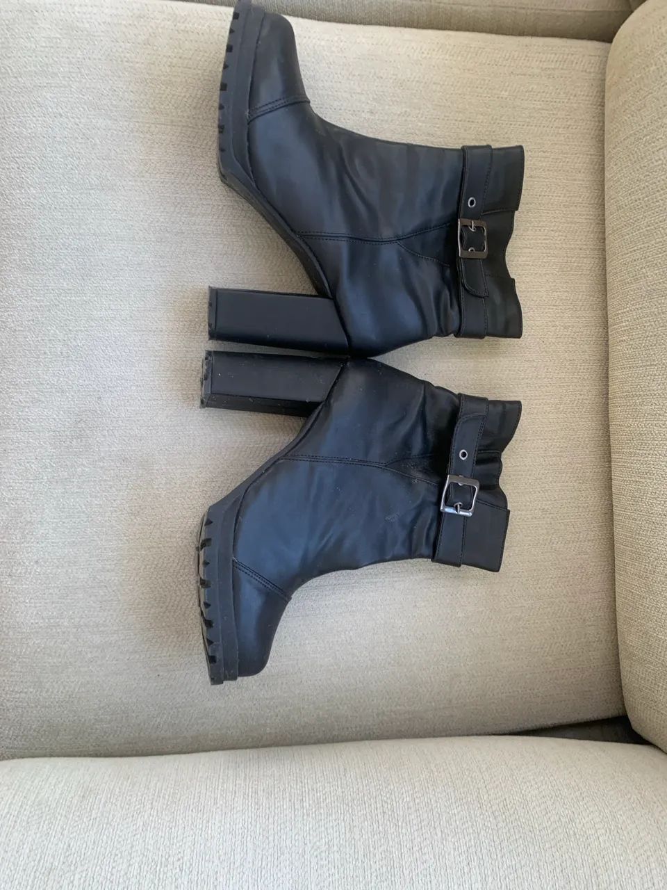 Bota preta feminina  - Foto 3